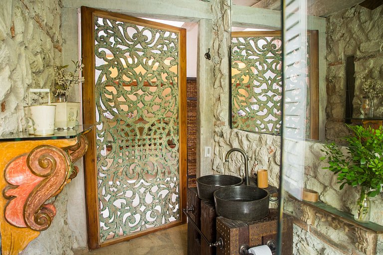 Car054 - Beautiful colonial house in the Old City, Cartagena