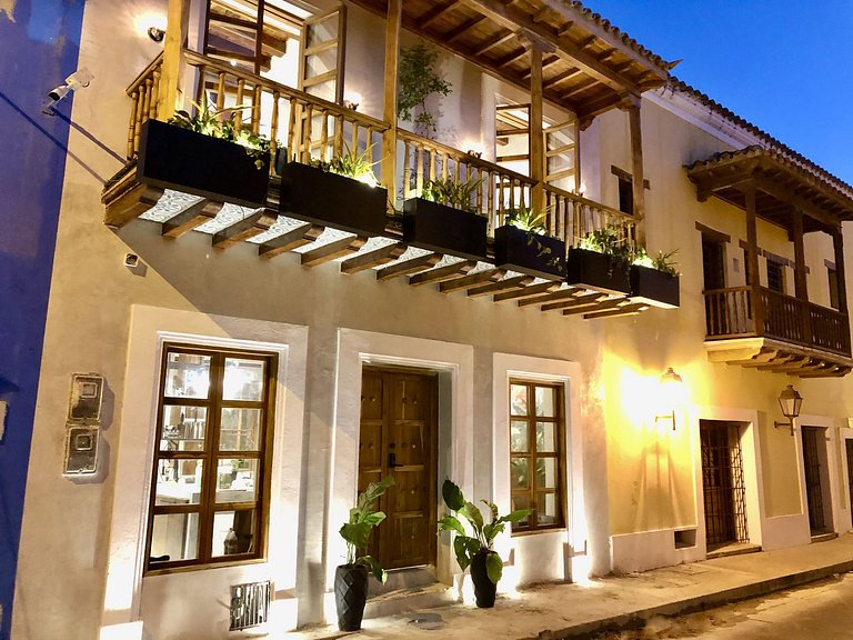 Car032 - Hermosa casa de 5 cuartos con piscina en Cartagena