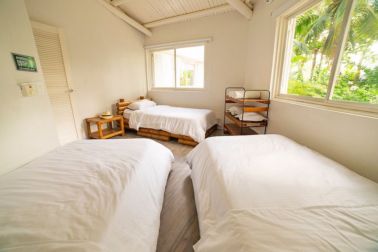 Tol001 - Hermosa casa de 6 cuartos frente al mar en Tolú