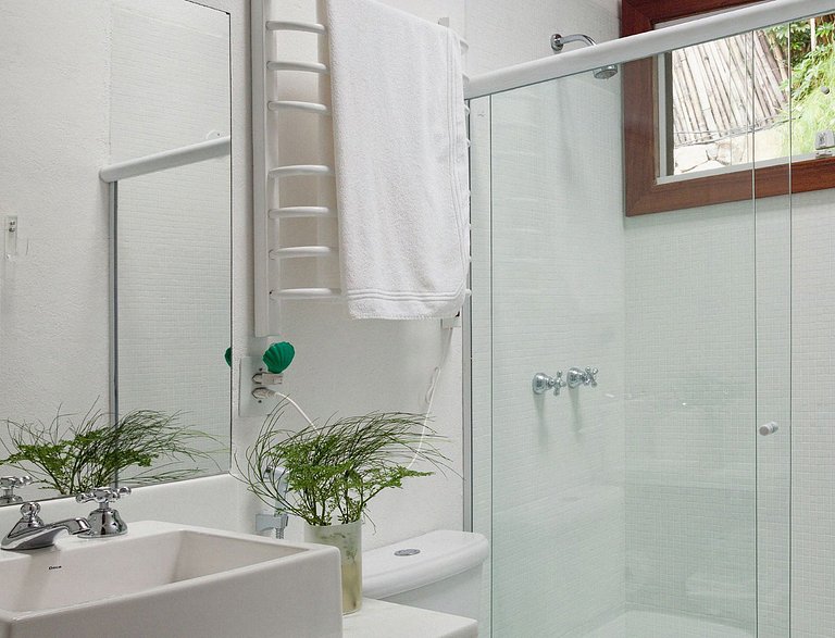 Ang037 - Beau villa en front de mer à Angra dos Reis