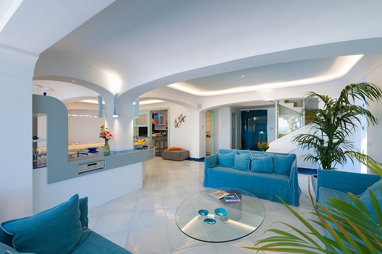 Cam009 - three-story villa on Sorrento Coast, Campania