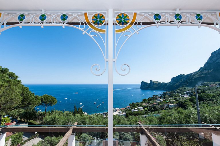 Cam009 - three-story villa on Sorrento Coast, Campania