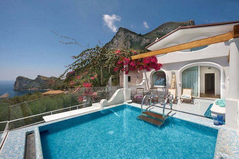 Cam007 - Villa moderna, Costa de Sorrento, Campânia