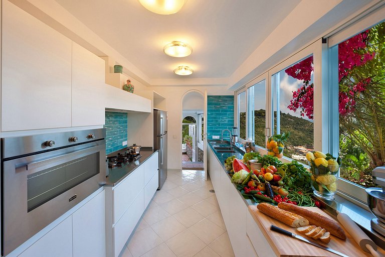 Cam007 - Modern villa, Sorrento Coast, Campania