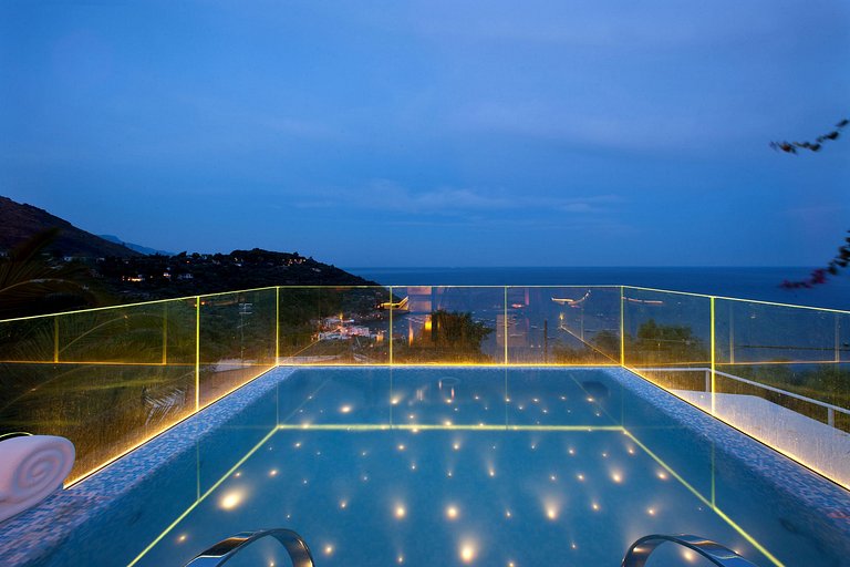 Cam007 - Villa moderna, Costa de Sorrento, Campânia