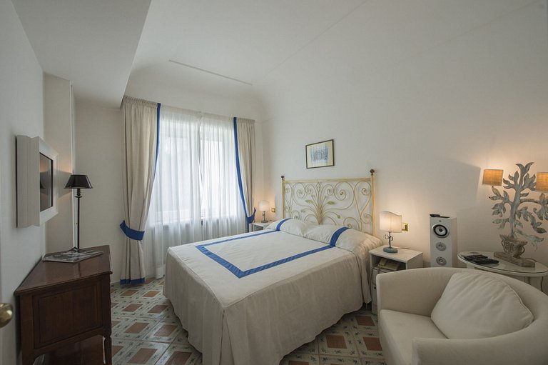 Cam015 - Villa sur l'île de Capri, Campanie