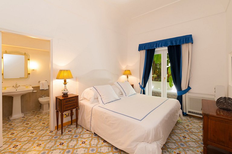 Cam015 - Villa on the island of Capri, Campania