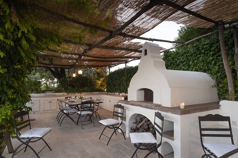 Cam013 - Villa in Capri town, Campania