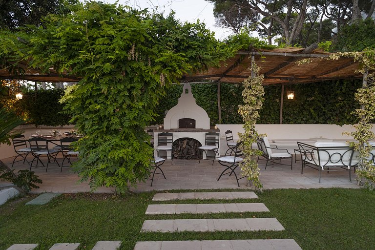 Cam013 - Villa in Capri town, Campania