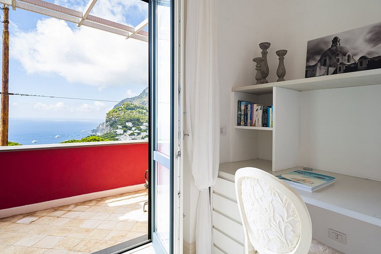 Cam013 - Villa in Capri town, Campania