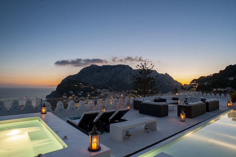 Cam013 - Villa in Capri town, Campania