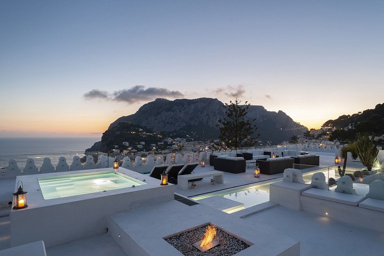Cam013 - Villa in Capri town, Campania