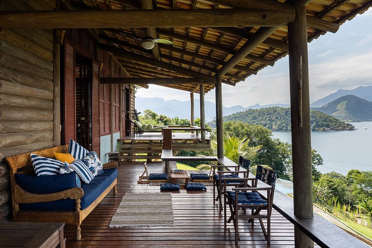Ang014 - Linda casa de 6 suítes com ampla vista em Angra