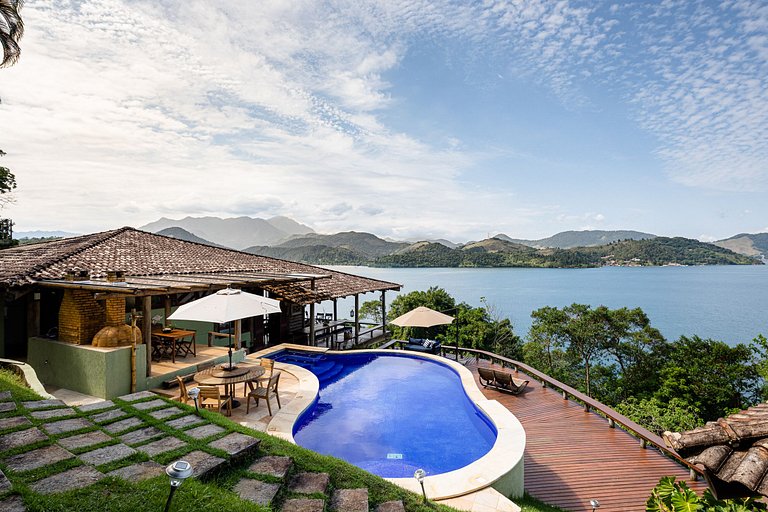 Ang014 - Belle villa de 6 suites avec large vue à Angra