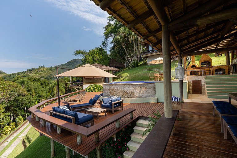 Ang014 - 6-Bedroom Villa with Ocean Views in Angra