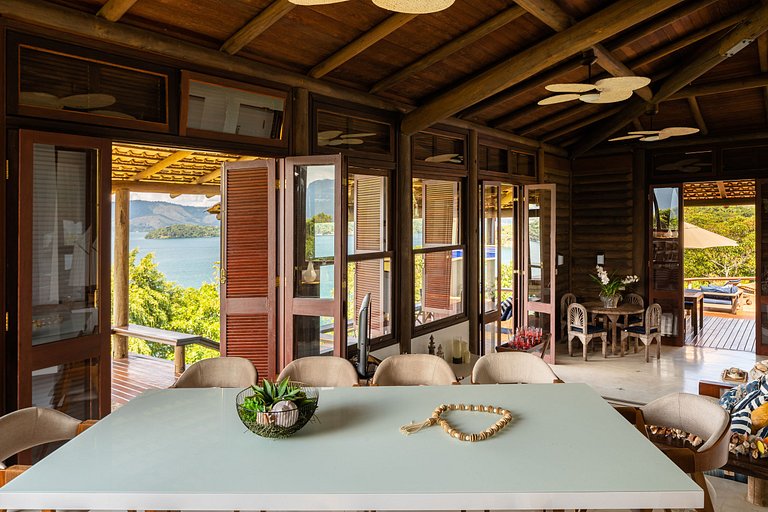 Ang014 - Linda casa de 6 suítes com ampla vista em Angra
