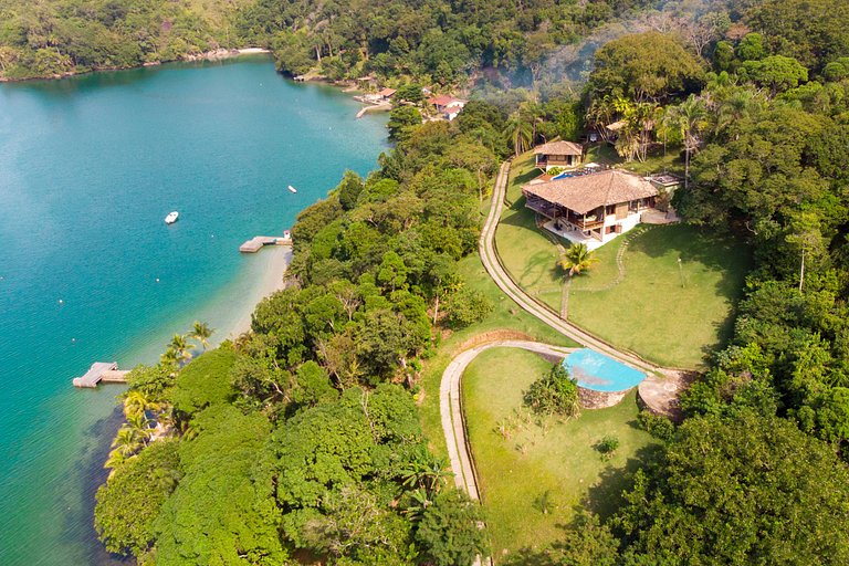 Ang014 - Hermosa casa de 6 suites con amplia vista en Angra