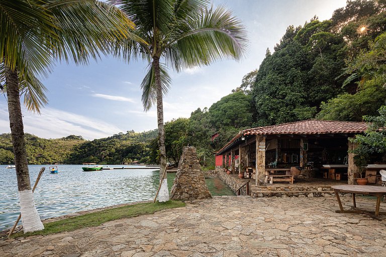 Ang014 - Linda casa de 6 suítes com ampla vista em Angra
