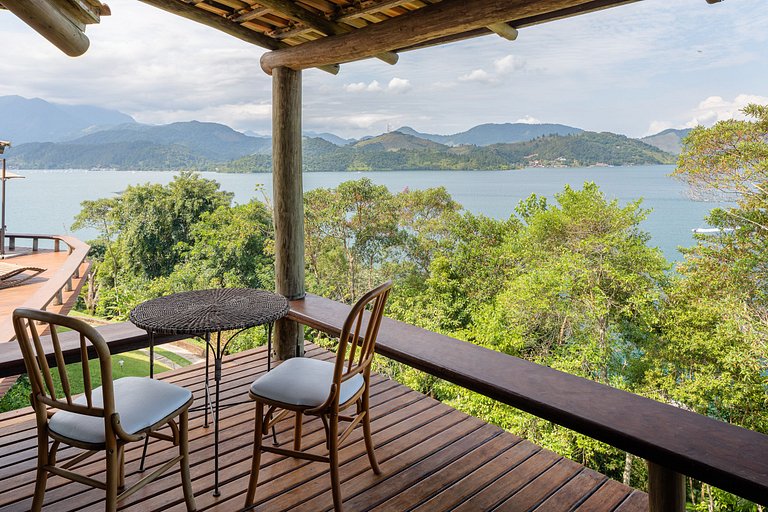 Ang014 - 6-Bedroom Villa with Ocean Views in Angra