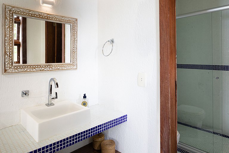 Ang014 - 6-Bedroom Villa with Ocean Views in Angra