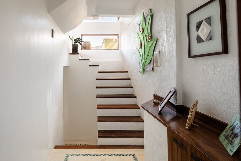 Ang014 - 6-Bedroom Villa with Ocean Views in Angra