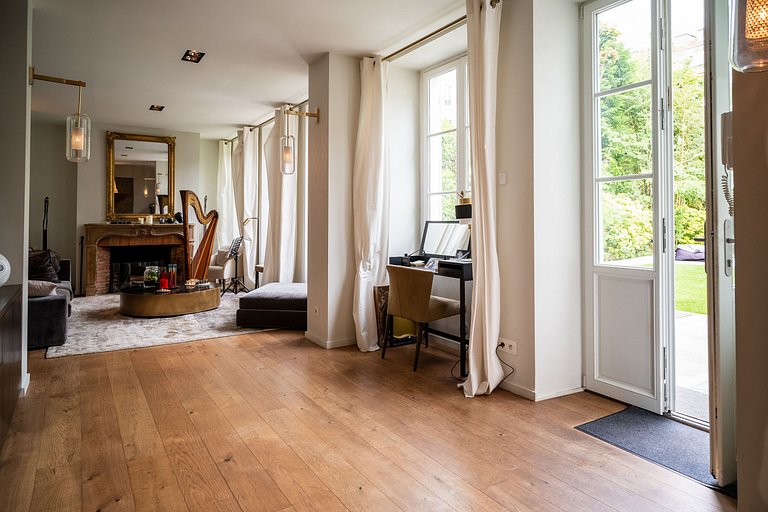 Par008 - Beautiful secret mansion from 18th century in Paris