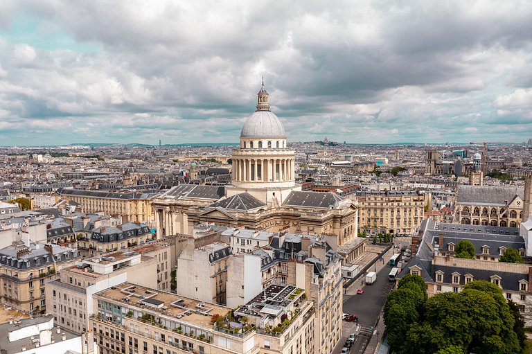 Par008 - Belle demeure secrète du 18ème siècle à Paris