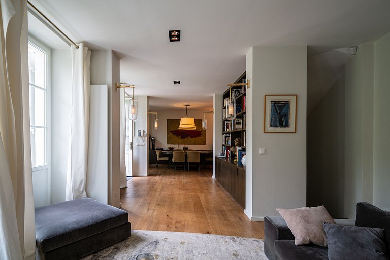 Par008 - Beautiful secret mansion from 18th century in Paris