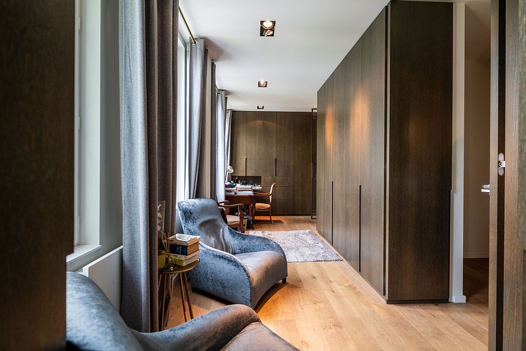 Par008 - Beautiful secret mansion from 18th century in Paris
