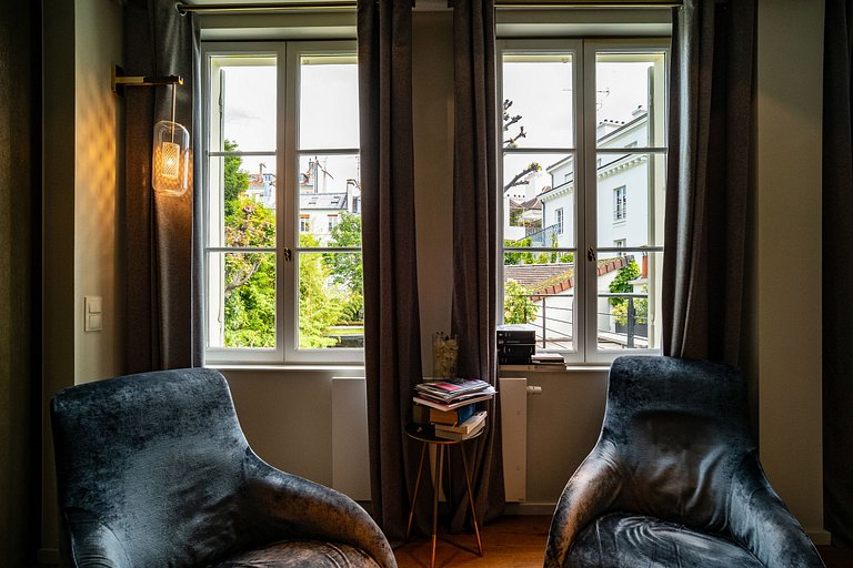 Par008 - Beautiful secret mansion from 18th century in Paris