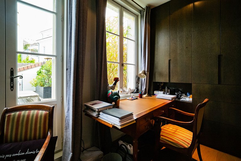 Par008 - Beautiful secret mansion from 18th century in Paris