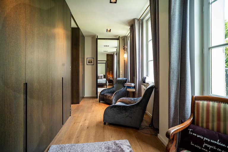 Par008 - Beautiful secret mansion from 18th century in Paris