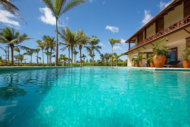 Cea048 - Contemporary 5-Bedroom Villa with Pool in Aquiraz