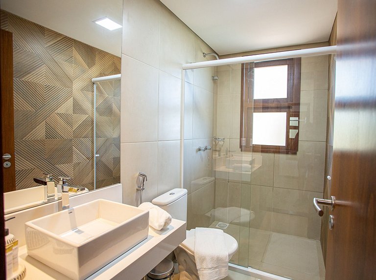 Cea048 - Contemporary 5-Bedroom Villa with Pool in Aquiraz