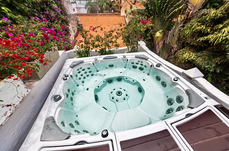 Car099 - Linda casa colonial com piscina no Centro Historico