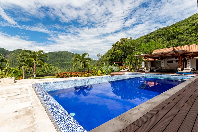 Anp006 - Vacation home in Apulo with mountain view