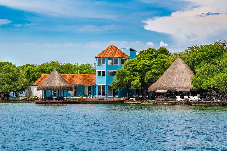 Car076 - Beautiful 5 bedroom villa in Islas del Rosario
