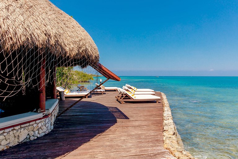 Car076 - Beautiful 5 bedroom villa in Islas del Rosario