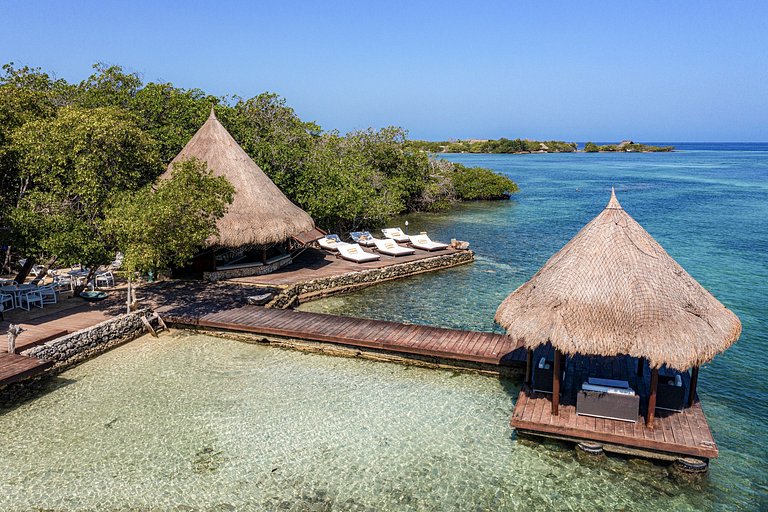 Car076 - Beautiful 5 bedroom villa in Islas del Rosario