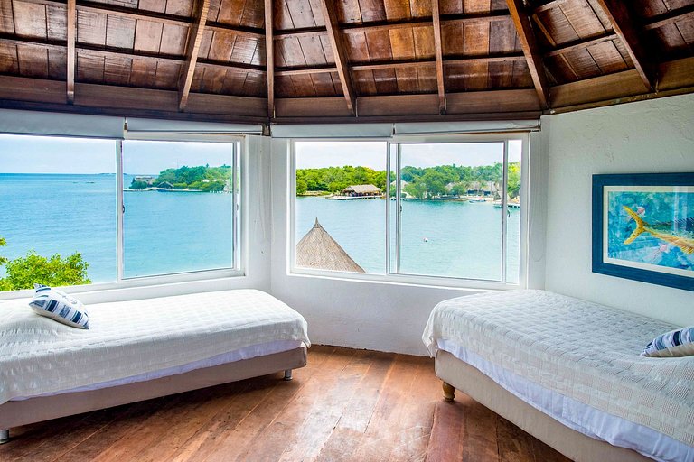 Car076 - Beautiful 5 bedroom villa in Islas del Rosario
