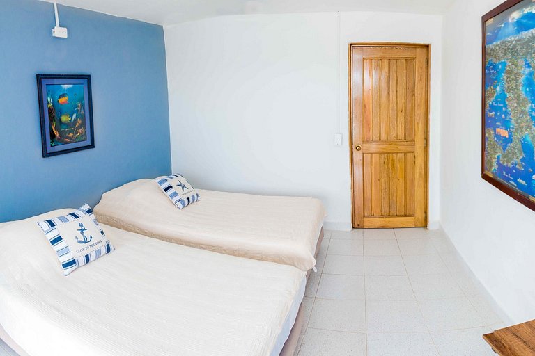 Car076 - Beautiful 5 bedroom villa in Islas del Rosario