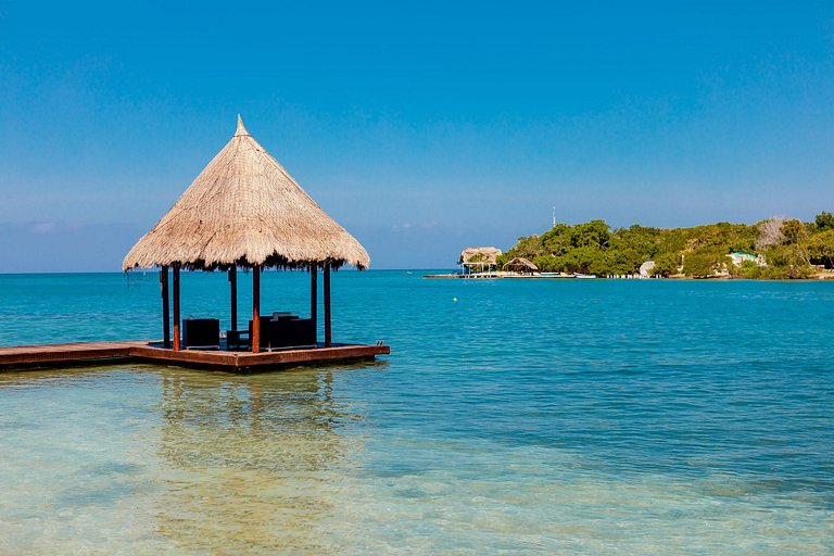 Car076 - Beautiful 5 bedroom villa in Islas del Rosario