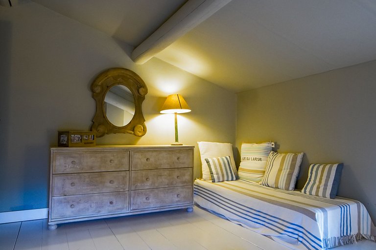 Pro001 - House in Goudargues, Provence