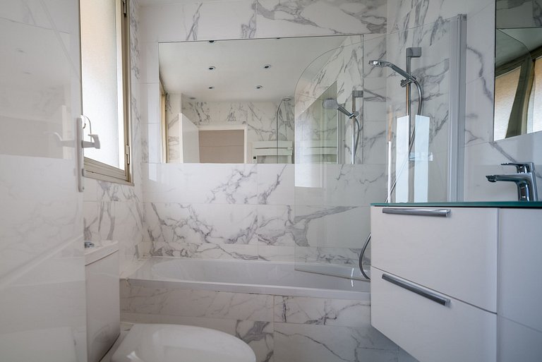 Azu018 - Apartamento con vista al mar, Niza