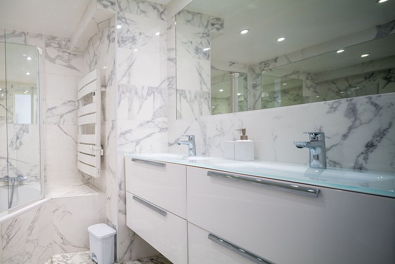 Azu018 - Apartamento con vista al mar, Niza