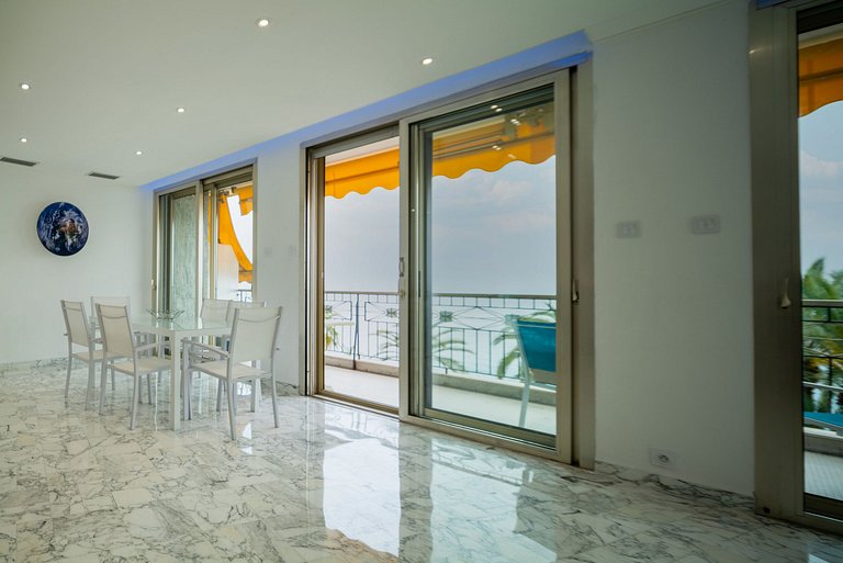 Azu018 - Apartamento com vista para o mar em Nice