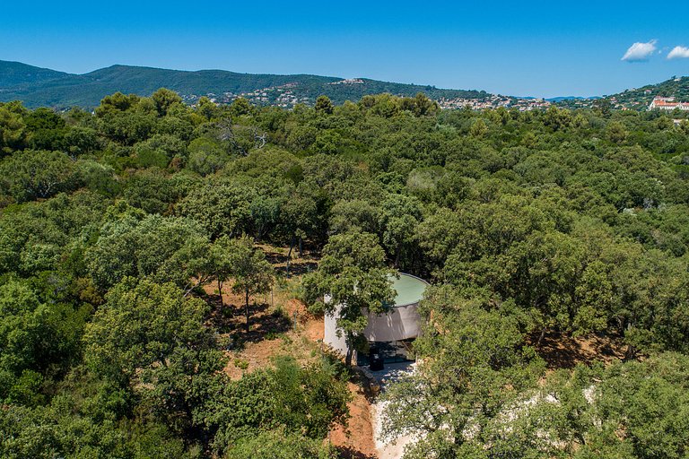 Azu016 - Private Residence next to St Tropez, French Riviera