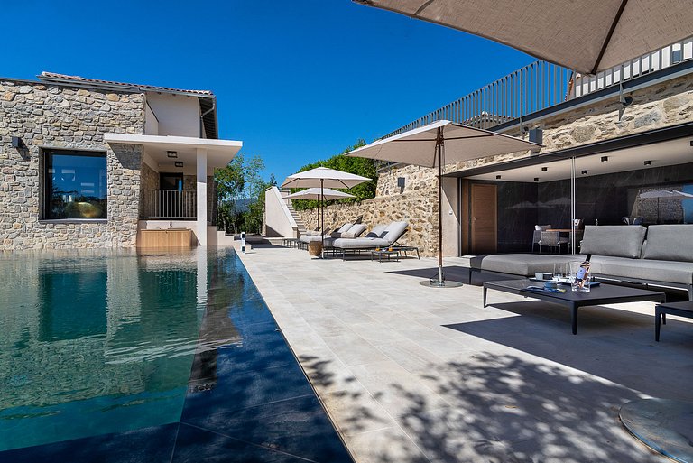 Azu017 - Private Villa with Rooftop Jacuzzi, French Riviera