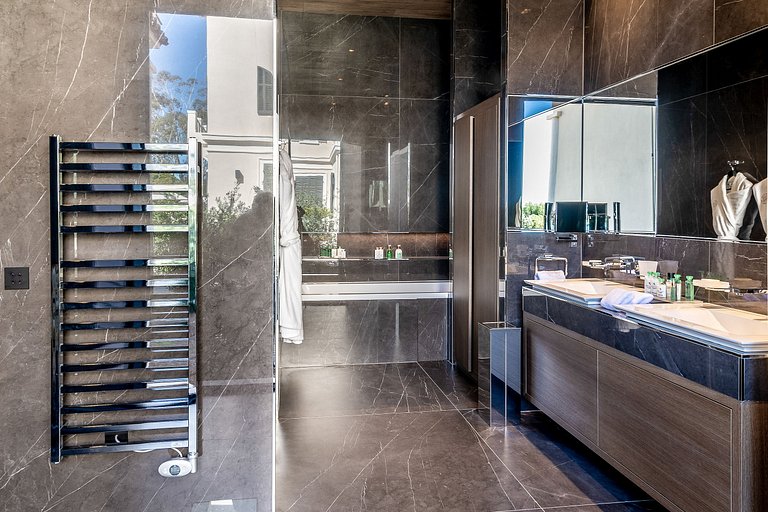 Azu015 - Large residence in La Croix-Valmer, French Riviera