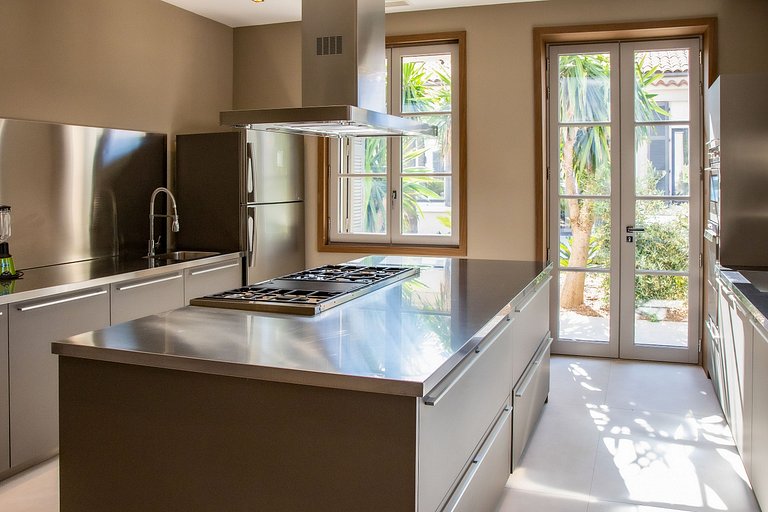 Azu015 - Exceptional 11-bedroom estate in La Croix-Valmer